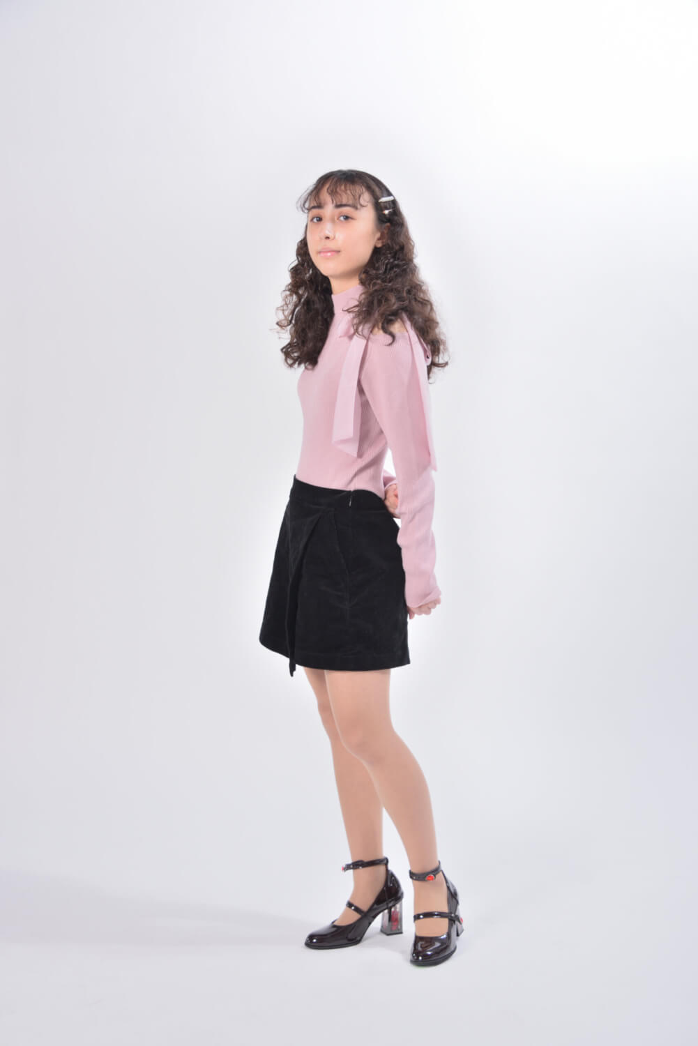 モデル 山本 シモナ