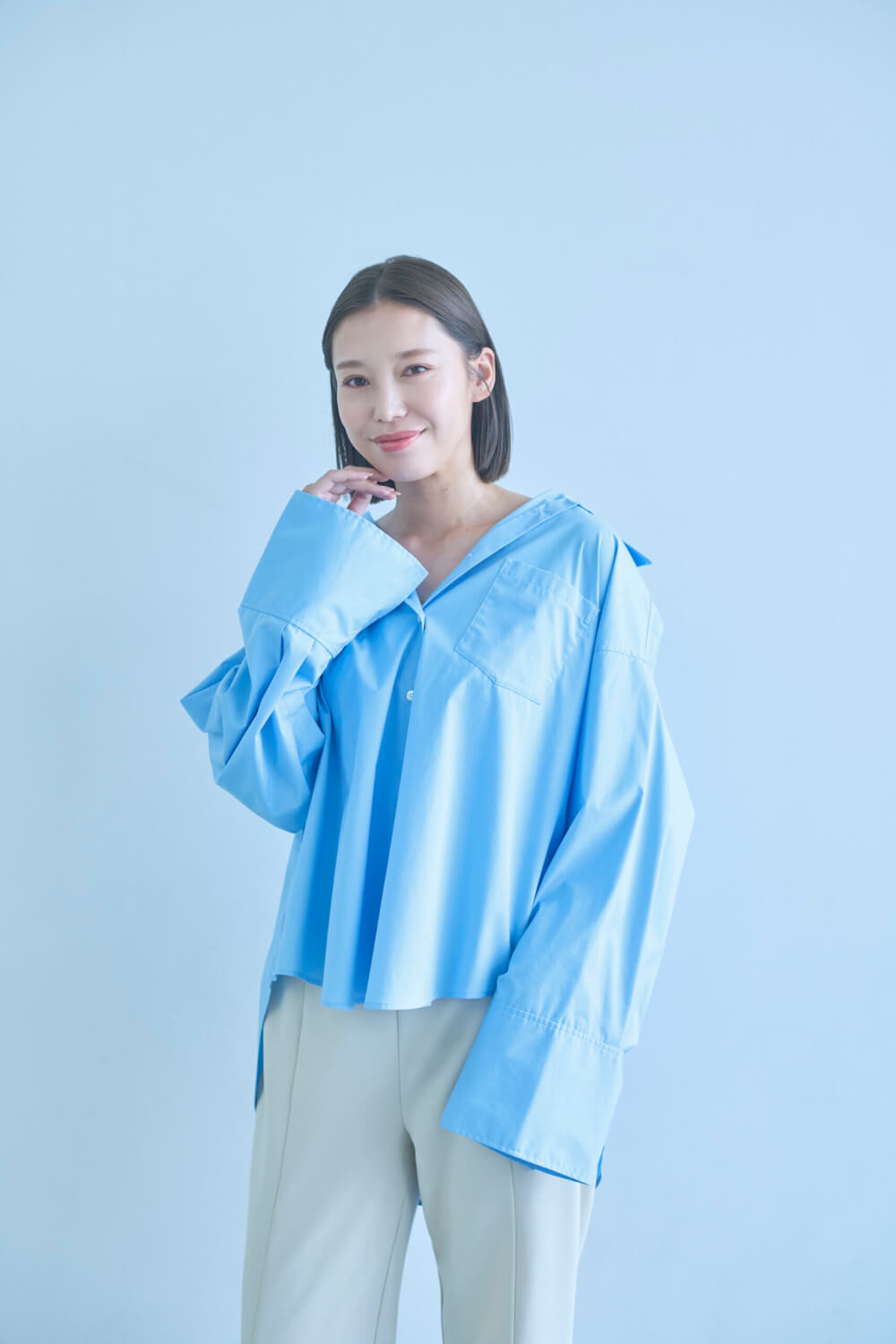 モデル 阿部 明日香
